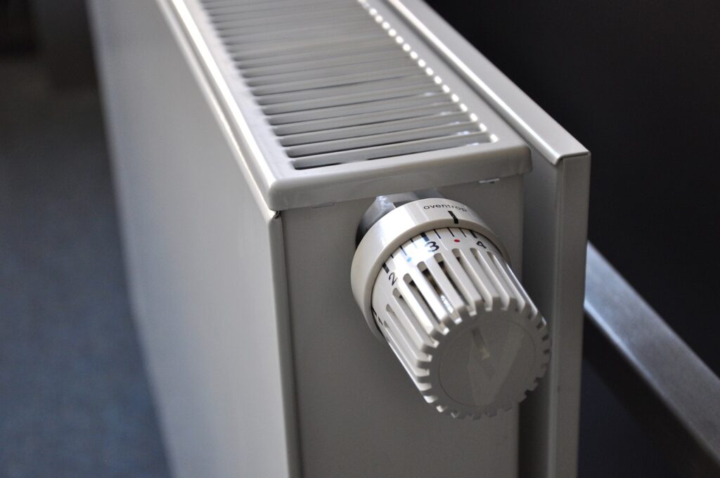 Comment réparer un radiateur qui reste froid malgré la purge ?